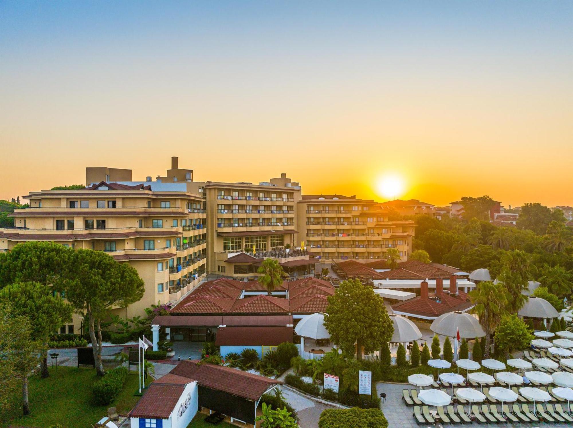 Asteria Family Resort Belek Antalya Exteriör bild Sunset at the hotel