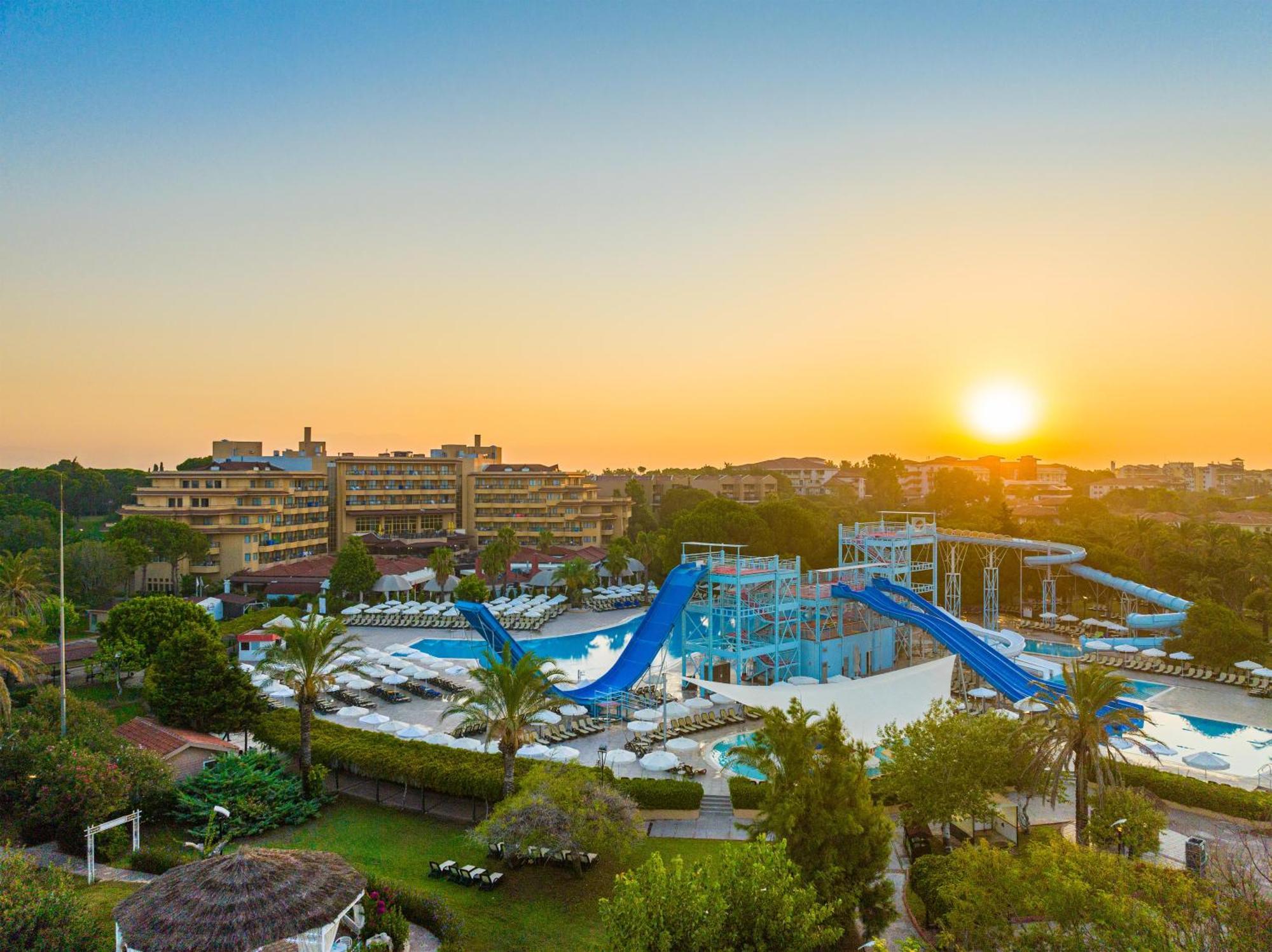 Asteria Family Resort Belek Antalya Exteriör bild Sunset at the water park